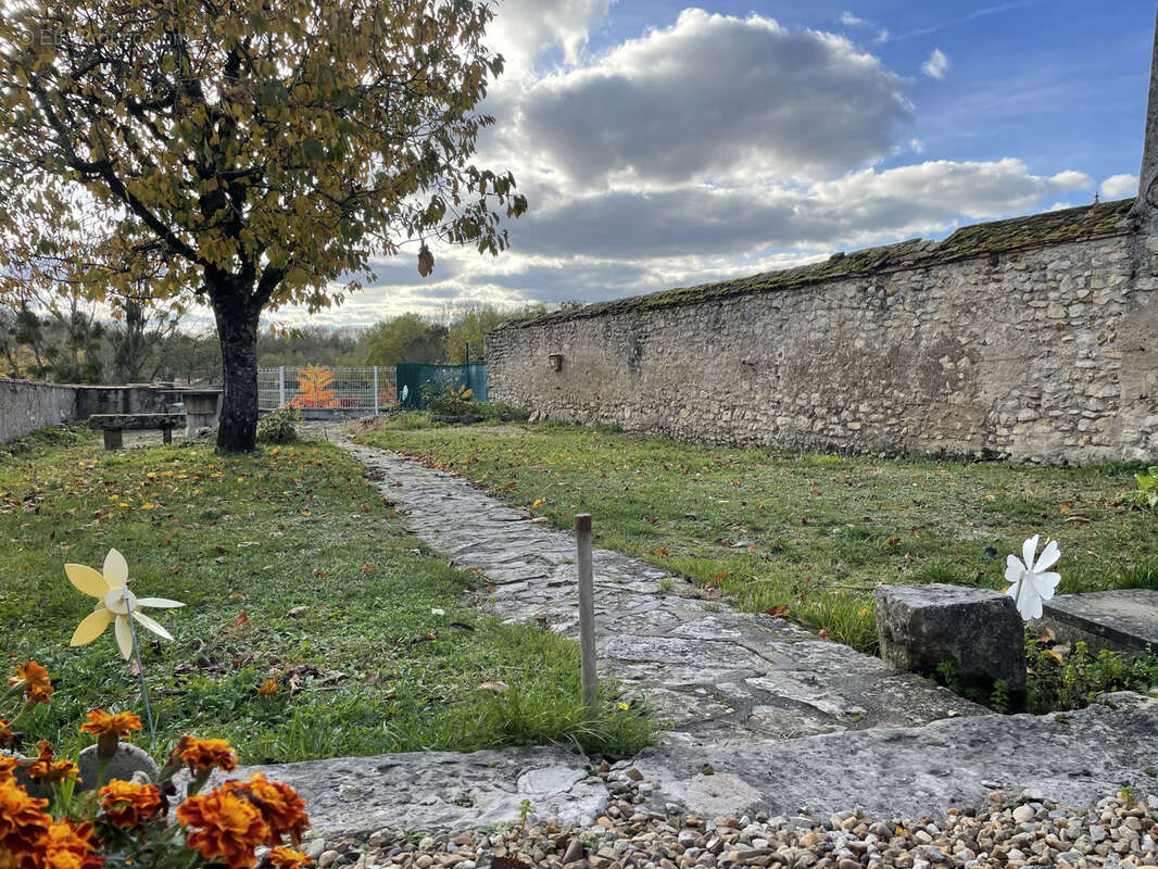 Maison à BONNY-SUR-LOIRE