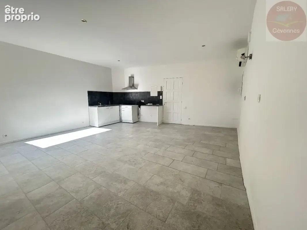 ANDUZE  Appartement T4 lumineux au cur du village - photo 9
