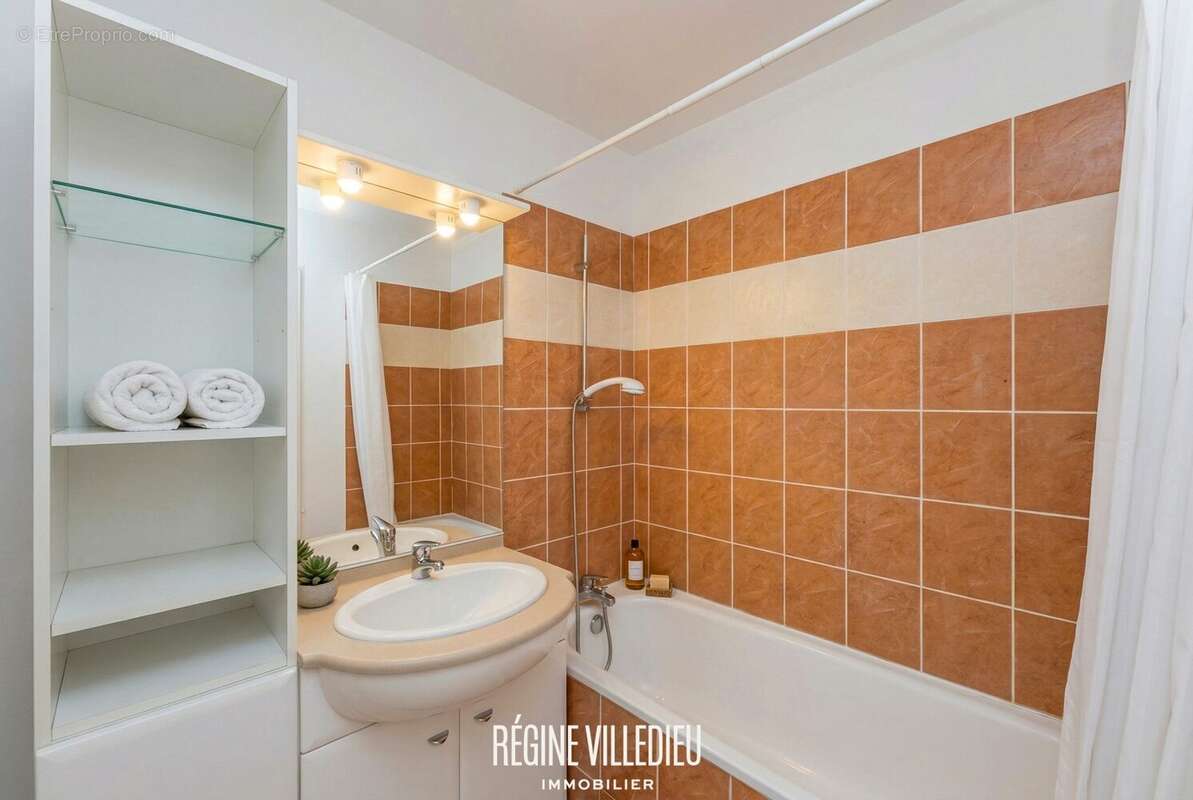 Appartement à TOURLAVILLE