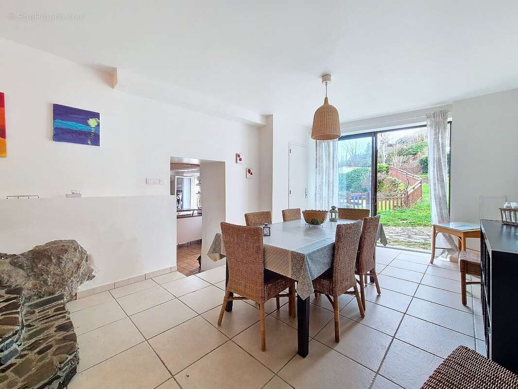 Maison à FERRIERES-POUSSAROU