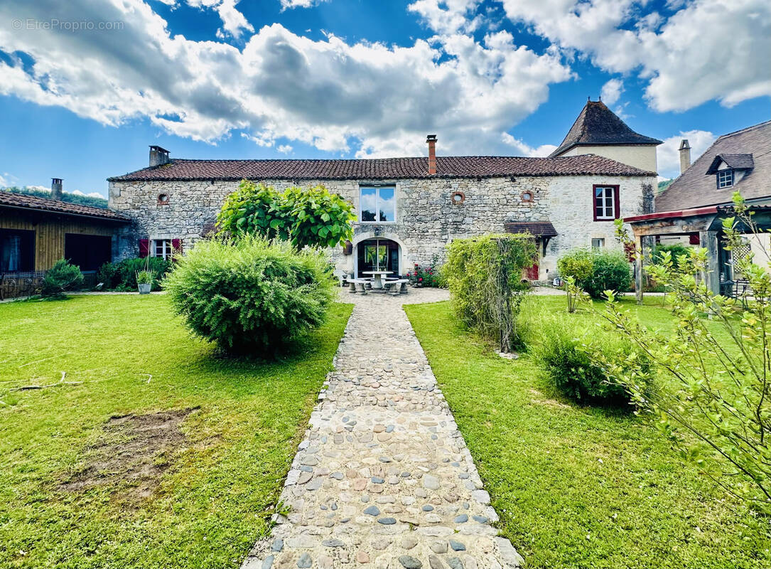 Maison à LARNAGOL