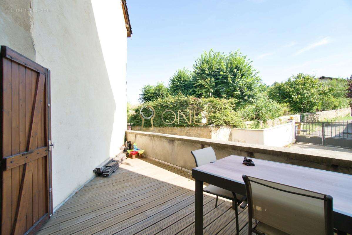 Appartement à LIMAS