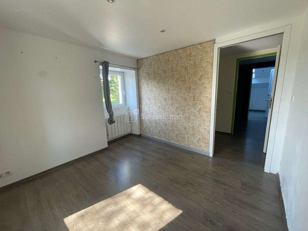 Appartement à EVETTE-SALBERT