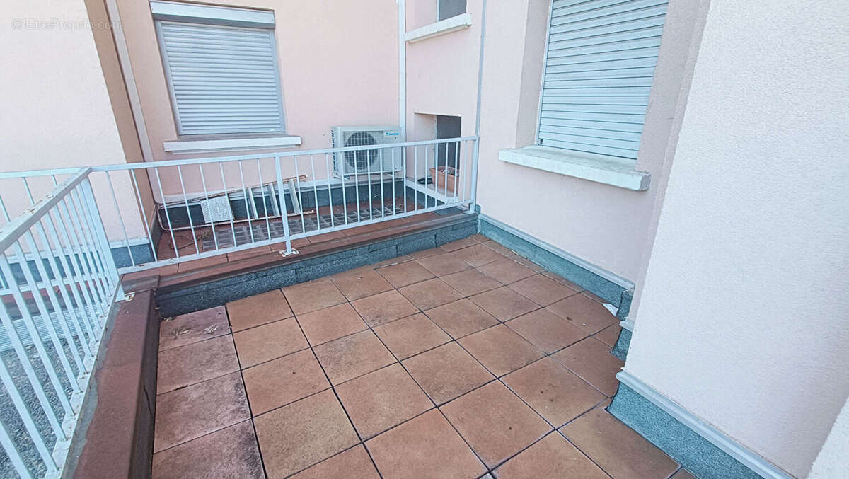Appartement Millau T2 avec ascenseur et cave - résidence proche de toutes commodités - photo 7