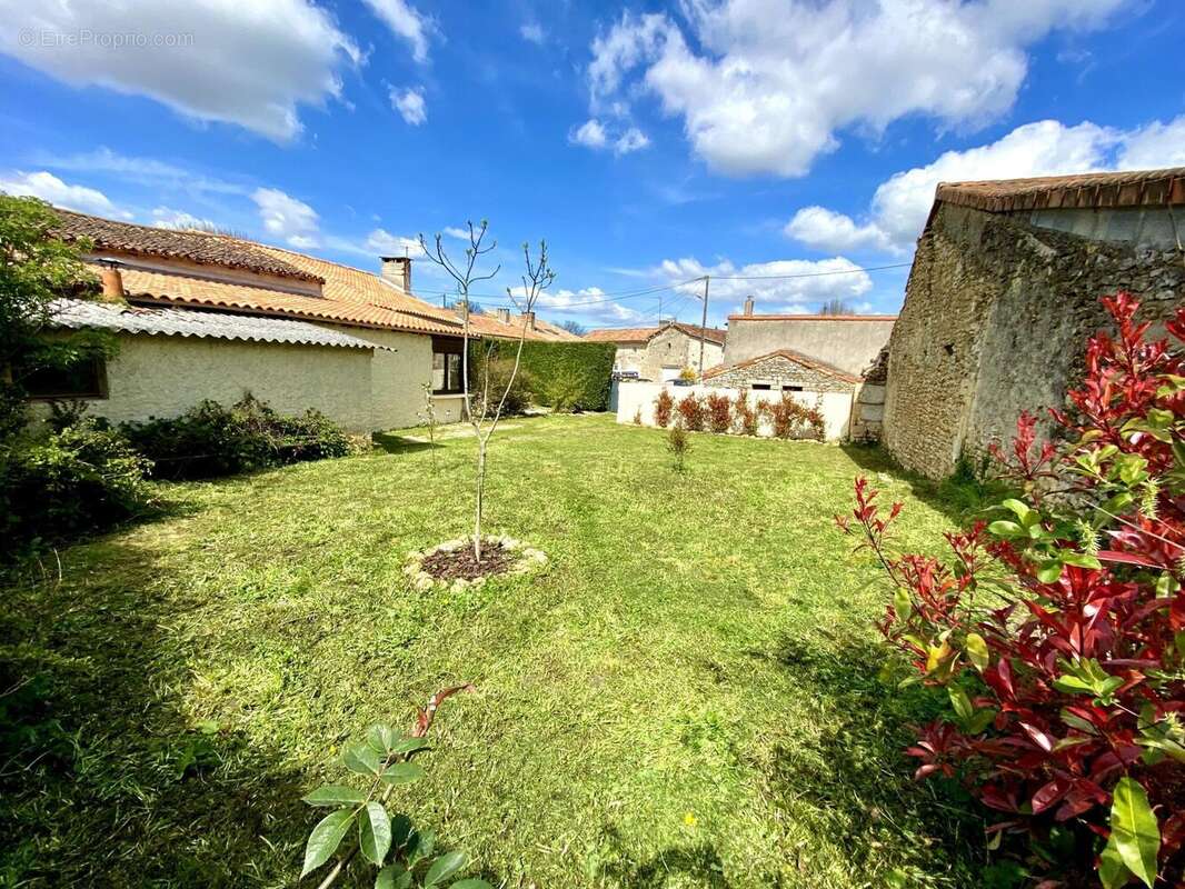 Photo 3 - Maison à SAINT-MAURICE-LA-CLOUERE