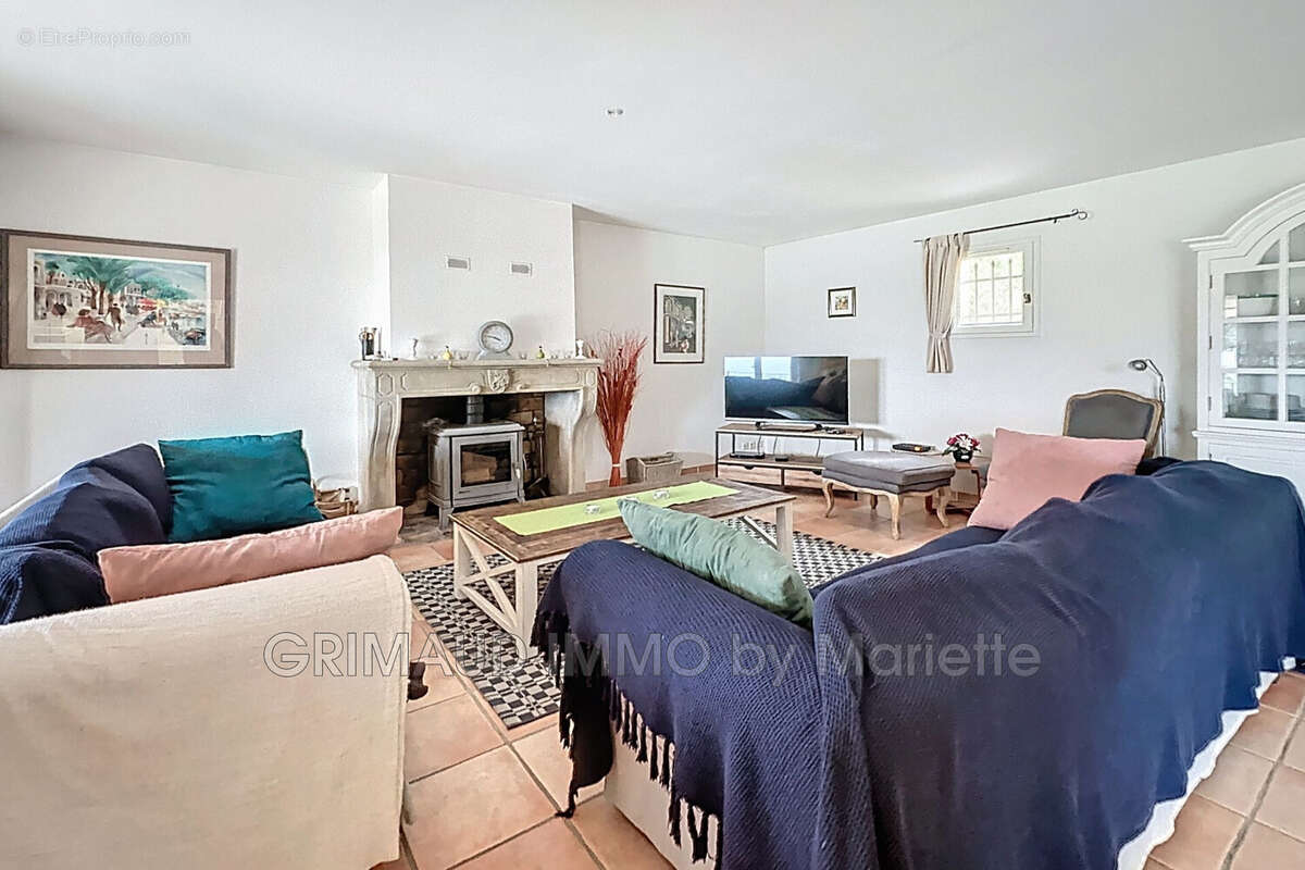 Maison à LA GARDE-FREINET