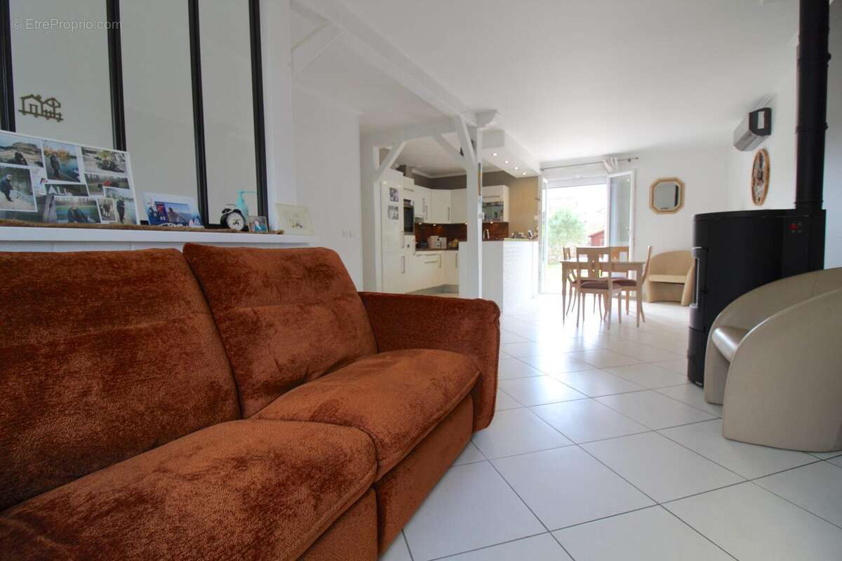 Maison à MOUROUX