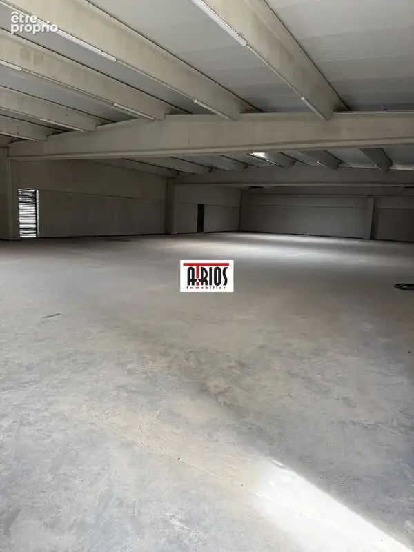 Commerce 560 m² à vendre à Cuers (83390) - photo 7