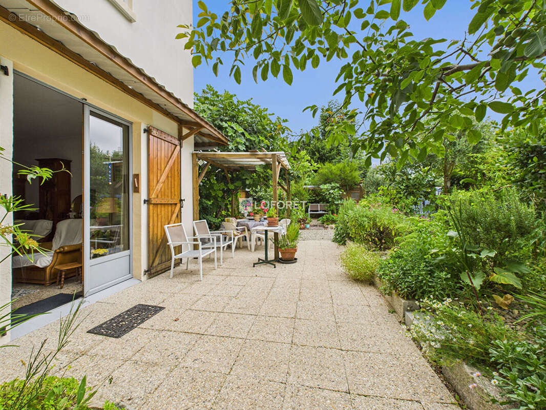 Maison à ELLIANT