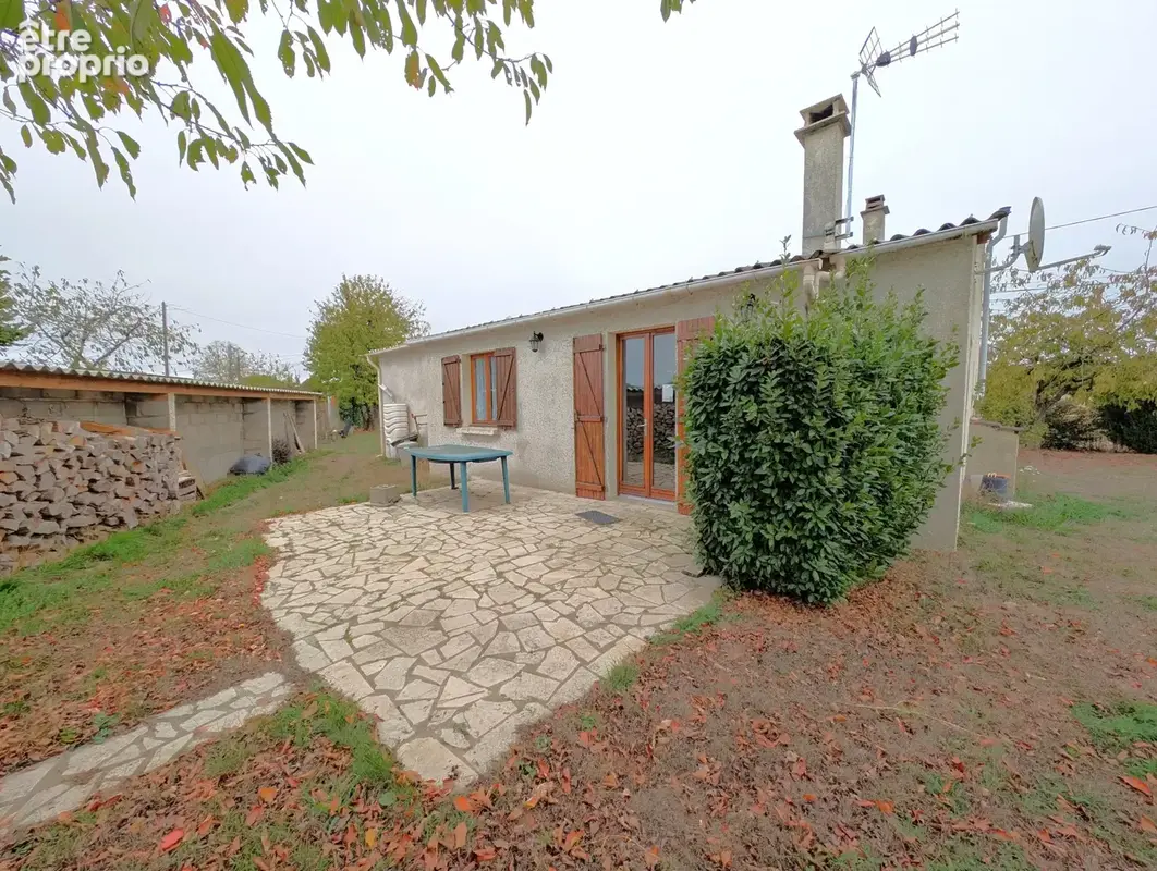 Maison de plain pied à vendre sur la commune des Ormes de 49m2 habitables avec jardin de 600m2 et garage - photo 3