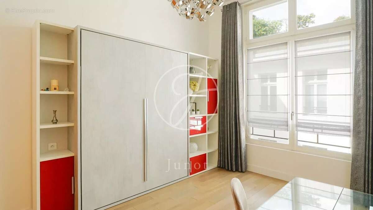 Appartement à PARIS-7E