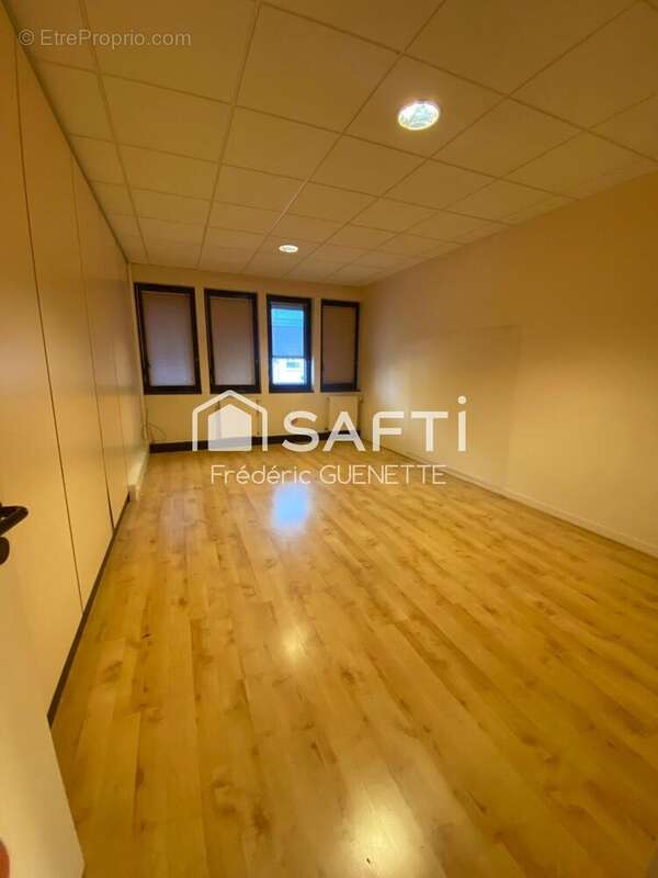 Photo 5 - Commerce à NIORT