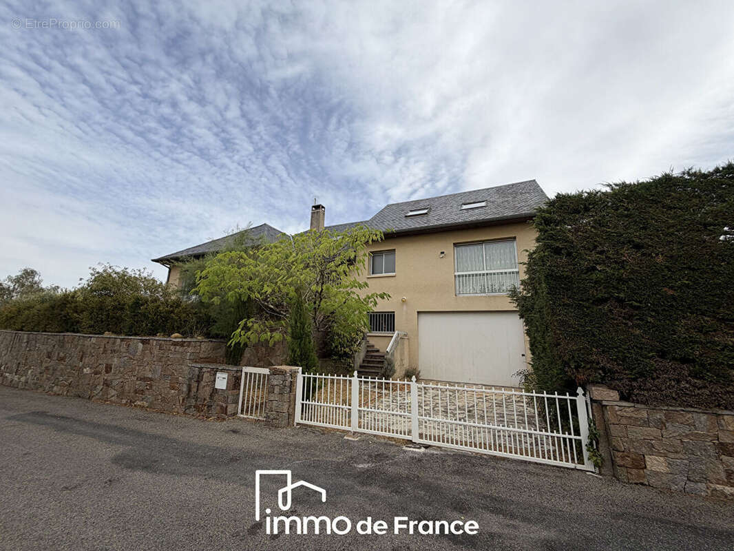 Sainte Radegonde, Grande Maison familiale - Parcelle de 931 m² - photo 16