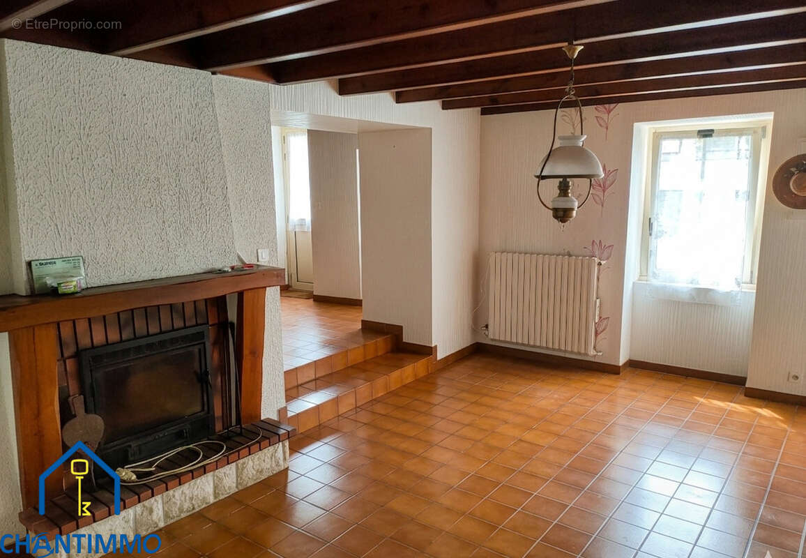 Maison à LA CAILLERE-SAINT-HILAIRE