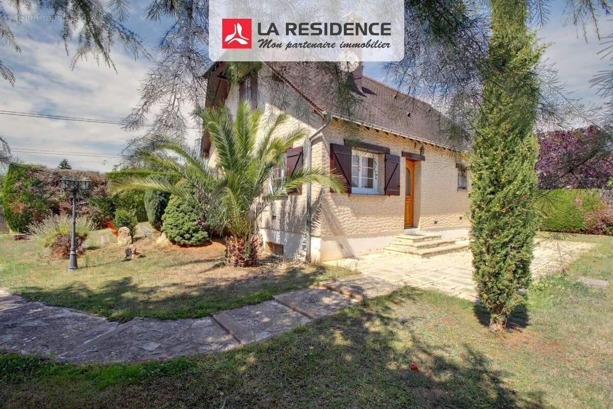 Maison à COURCELLES-SUR-SEINE