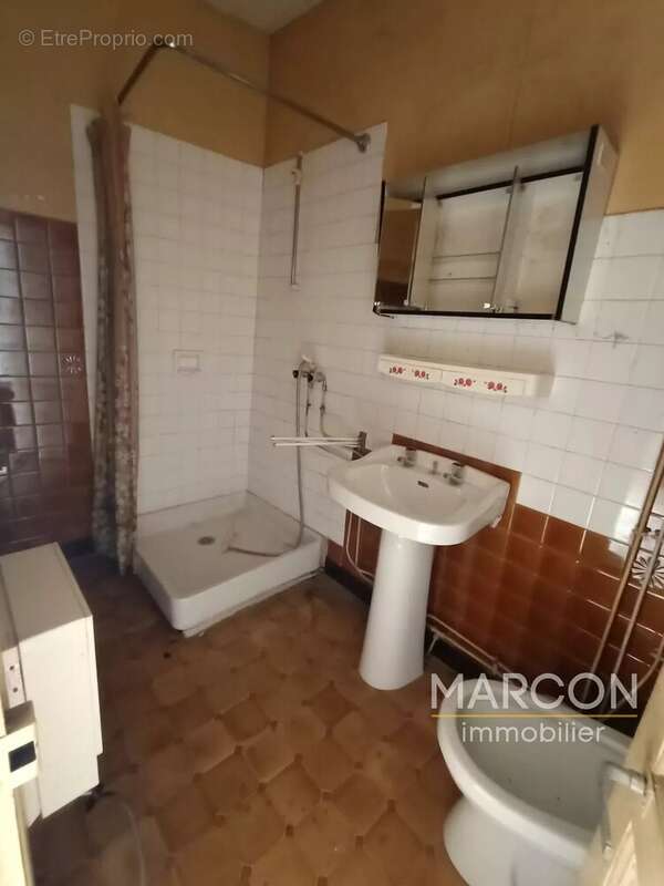 Maison à LAVAVEIX-LES-MINES