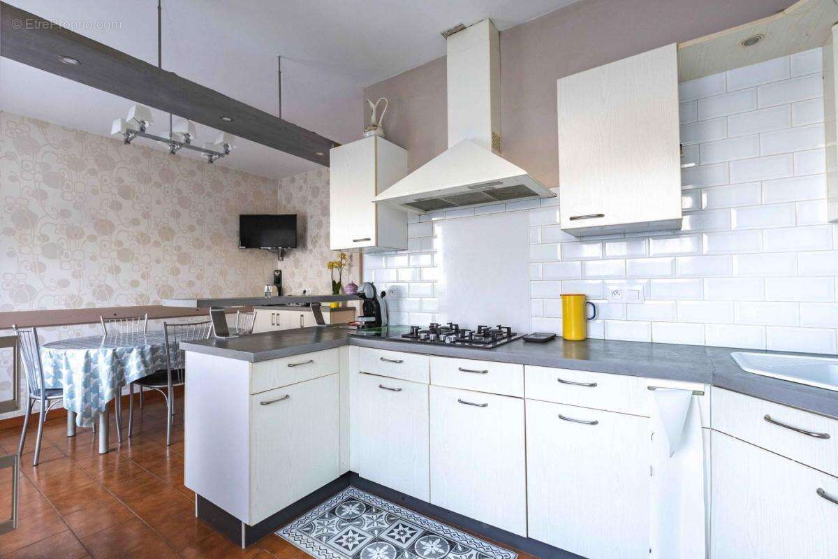 Maison à SAINT-LOUP-CAMMAS