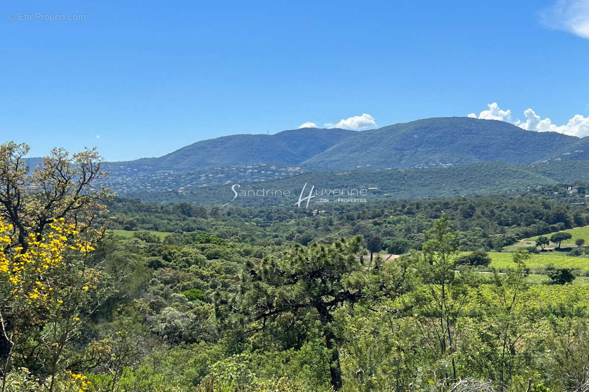 Terrain à LA CROIX-VALMER