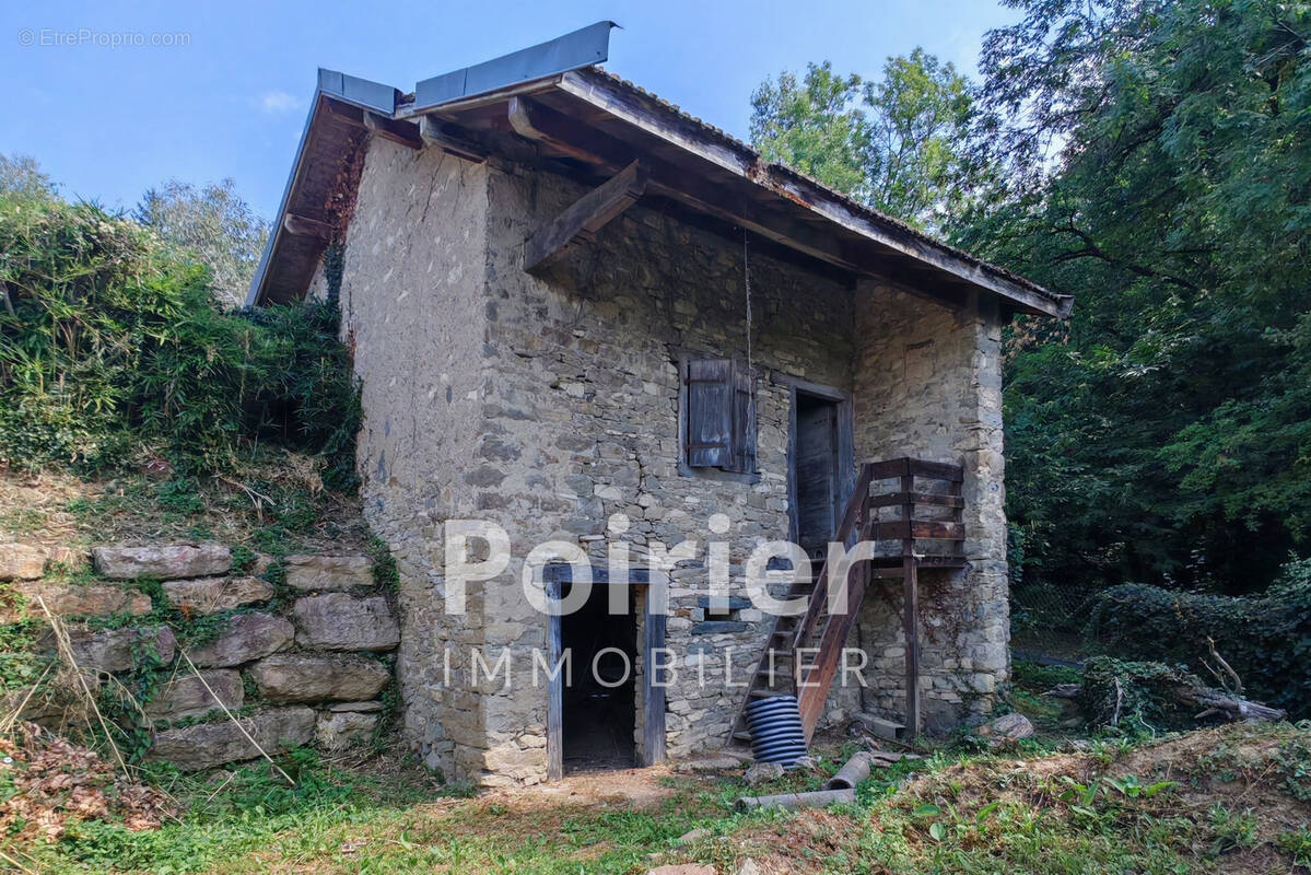 Maison à SAINT-CERGUES