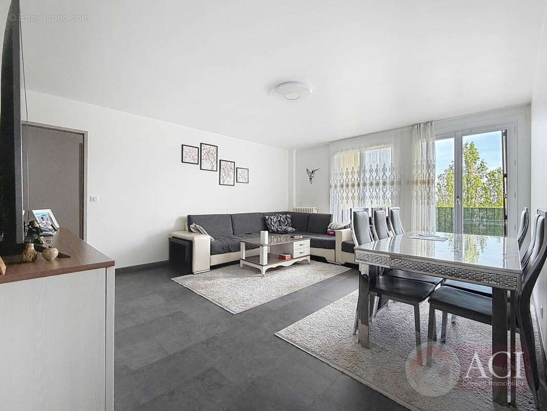 Appartement à EPINAY-SUR-SEINE
