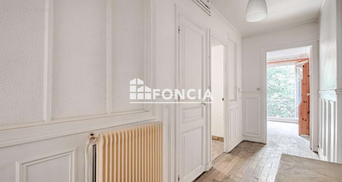 Appartement à PARIS-14E