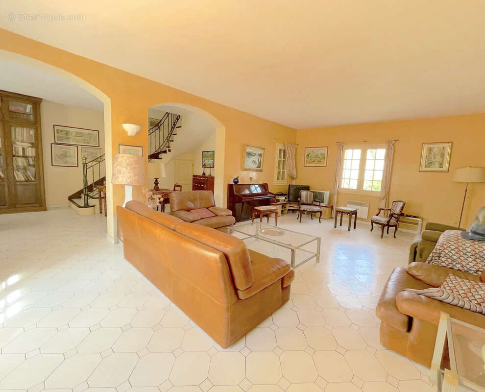 Maison à SIX-FOURS-LES-PLAGES