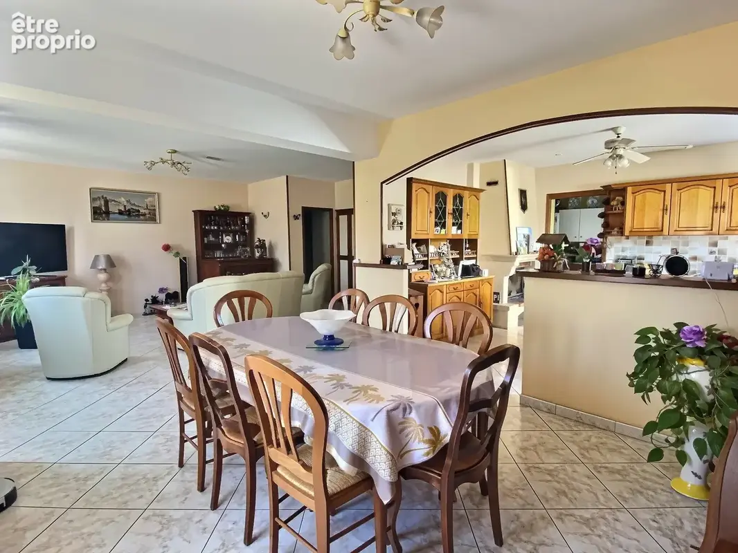 Photo Maison à Muron au prix de 285 000€