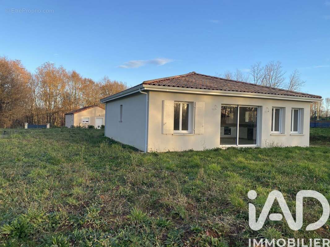 Photo 2 - Maison à SAINT-GERMAIN-DE-BELVES