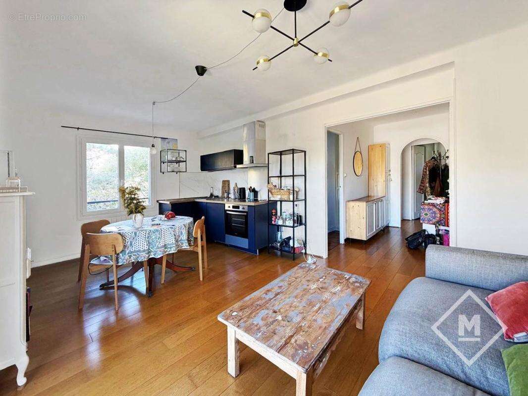 Appartement à MARSEILLE-7E