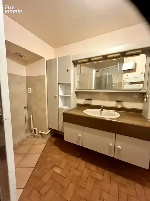 Appartement 86.50m2 avec garage au calme en plein coeur de ville avec un beau potentiel - photo 12