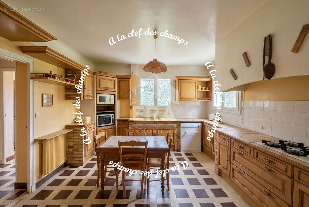 Maison à SAINT-REMY-LES-CHEVREUSE