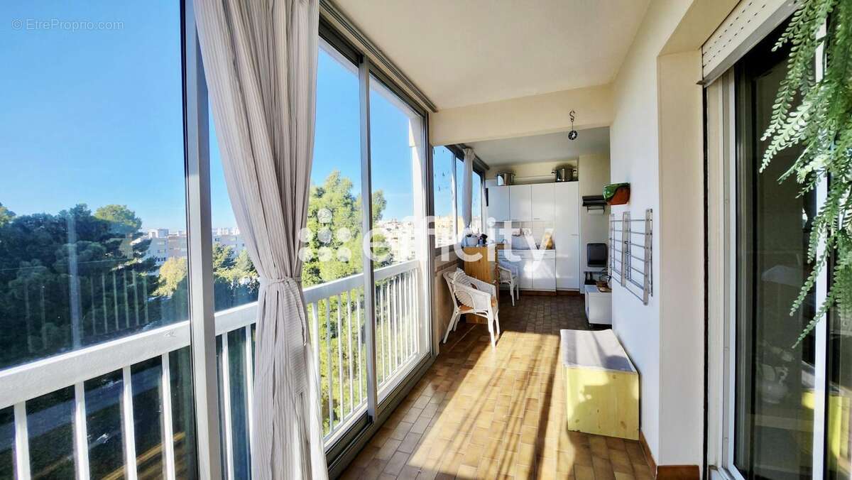 Appartement à MARSEILLE-11E