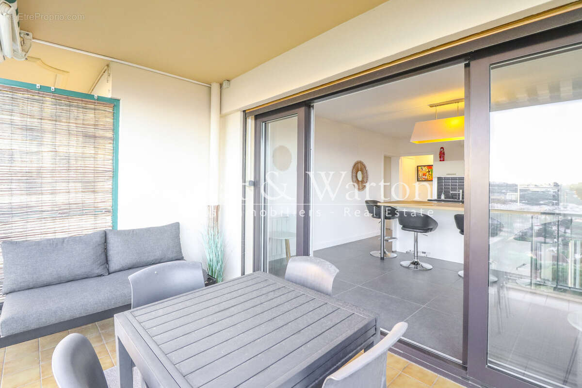 Vue mer exceptionnelle: t 3 rénové en dernier étage avec garage - photo 3