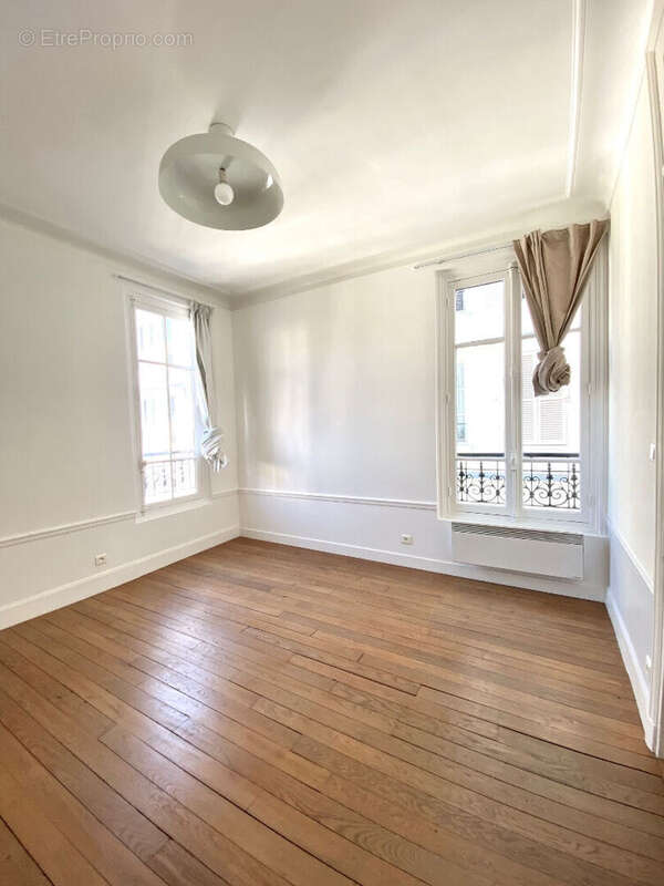 Vaneau, 2 Pièces 42 m² + terrasse 3,5m² - photo 8
