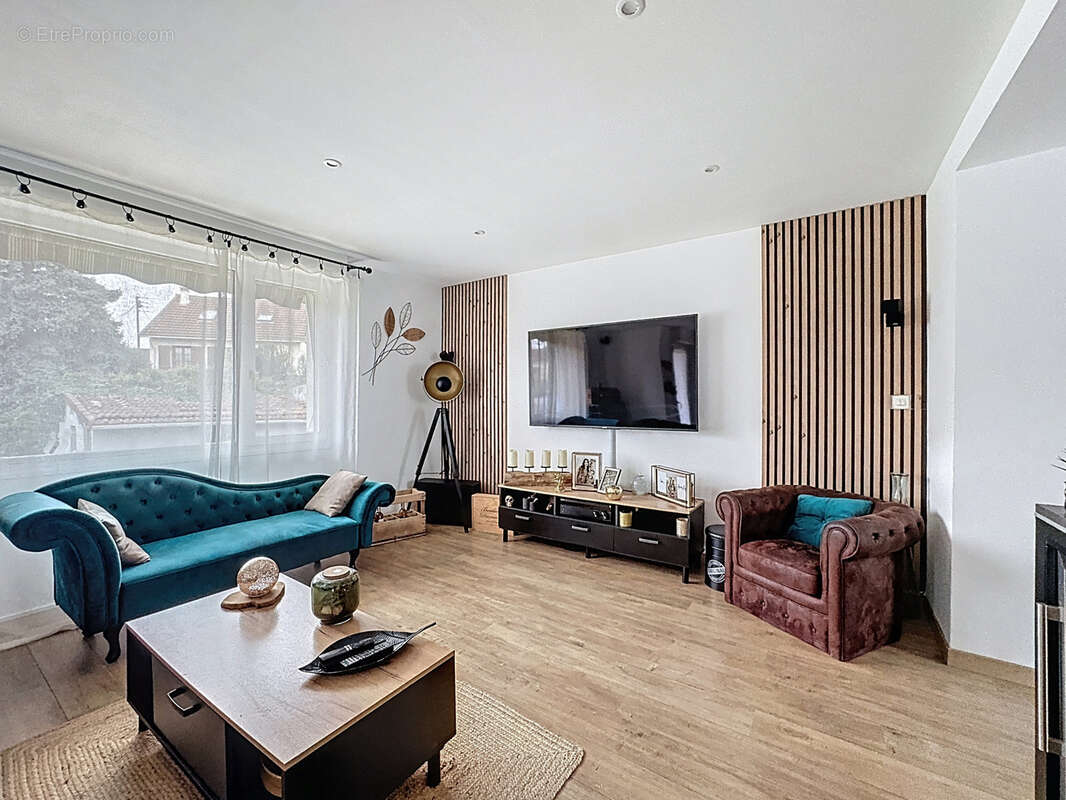 Maison à PARAY-VIEILLE-POSTE