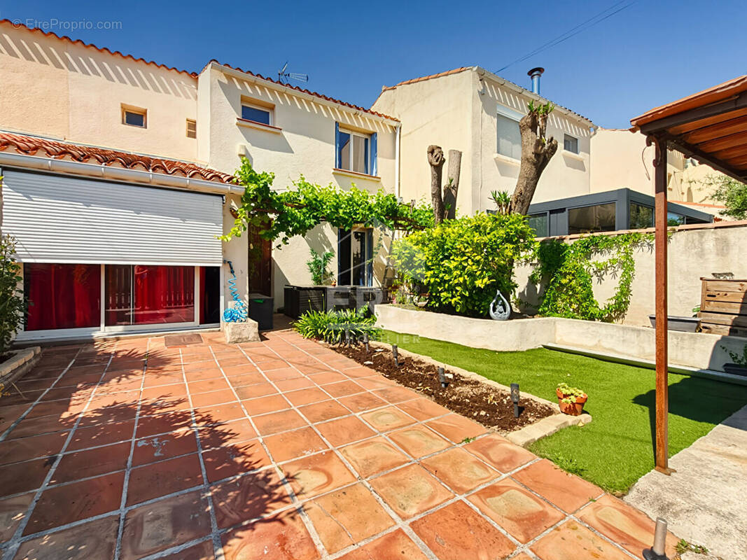 Maison à CHATEAUNEUF-LES-MARTIGUES