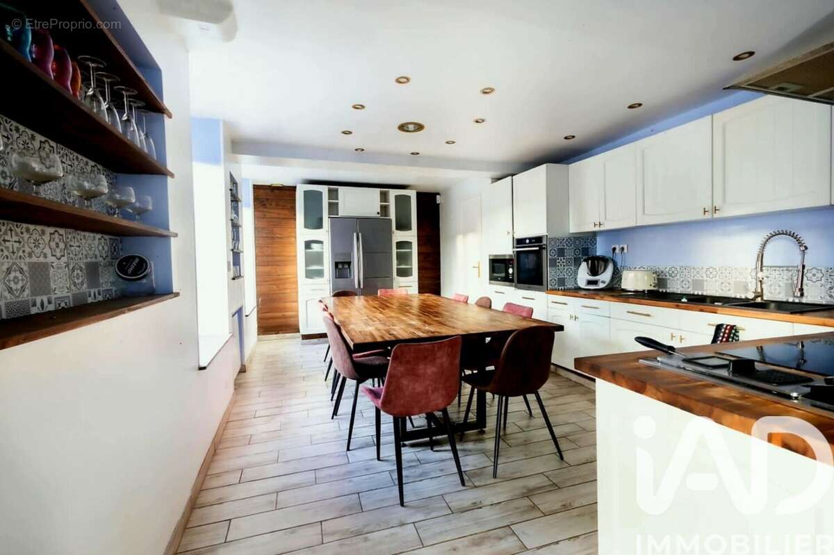 Photo 3 - Maison à LESTREM