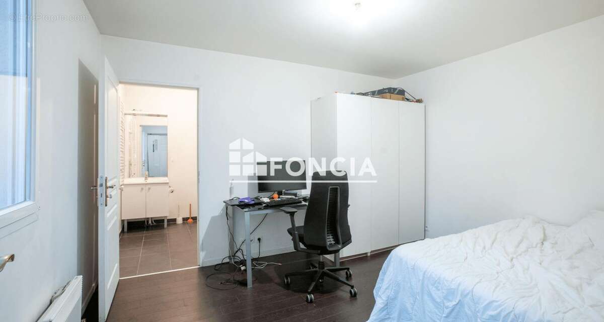 Appartement à SARTROUVILLE