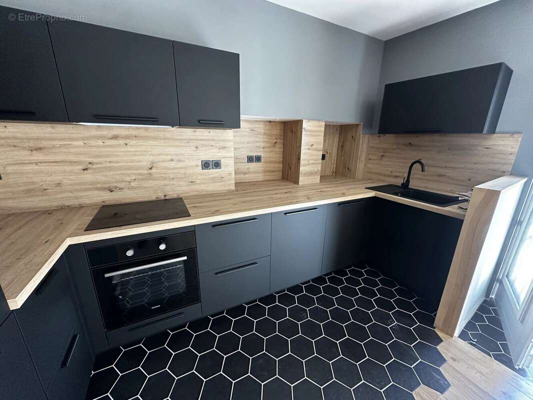 Appartement à MONTBAZIN