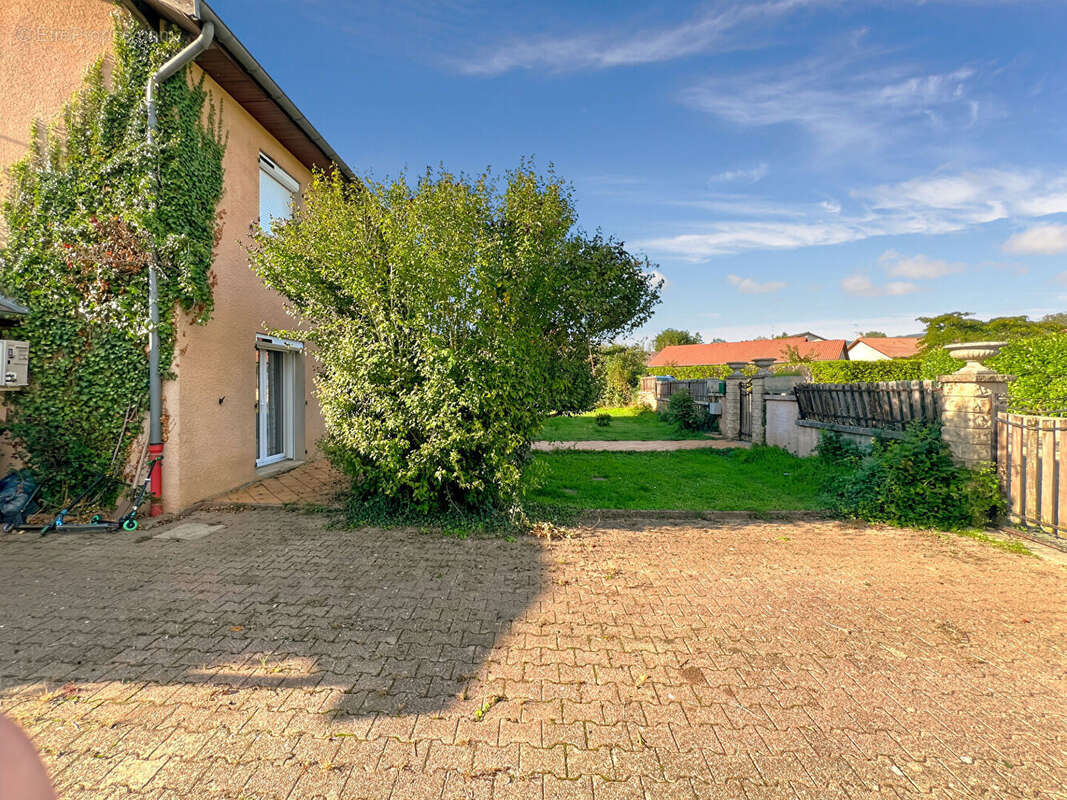 Maison à PORCIEU-AMBLAGNIEU