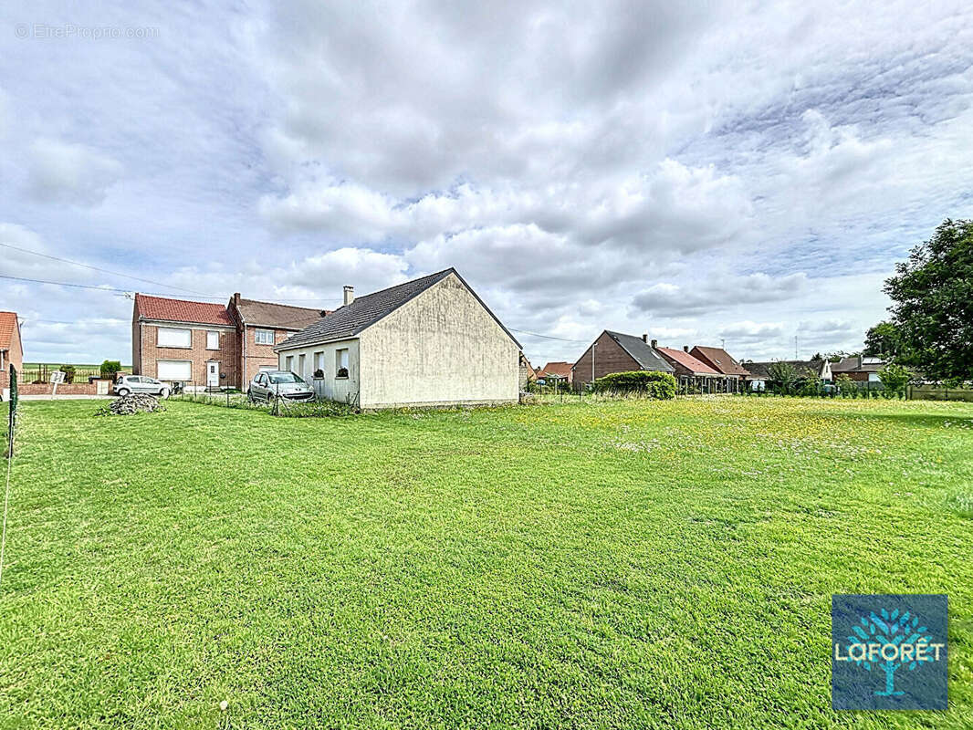 Terrain à MARQUETTE-EN-OSTREVANT