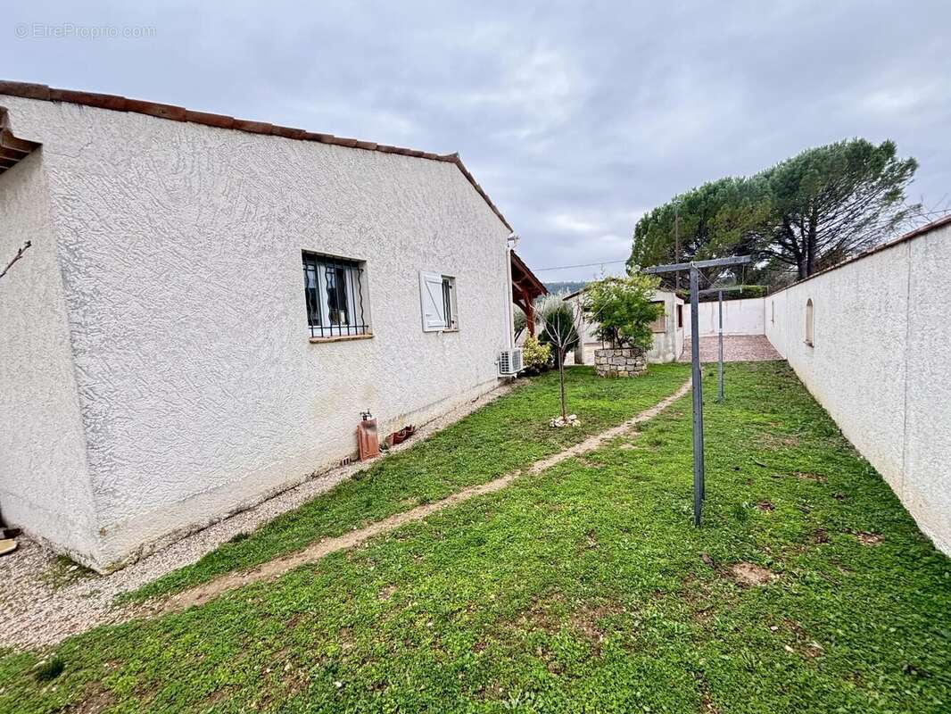 Maison à FIGANIERES