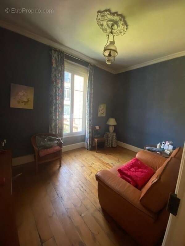 Maison à DECAZEVILLE