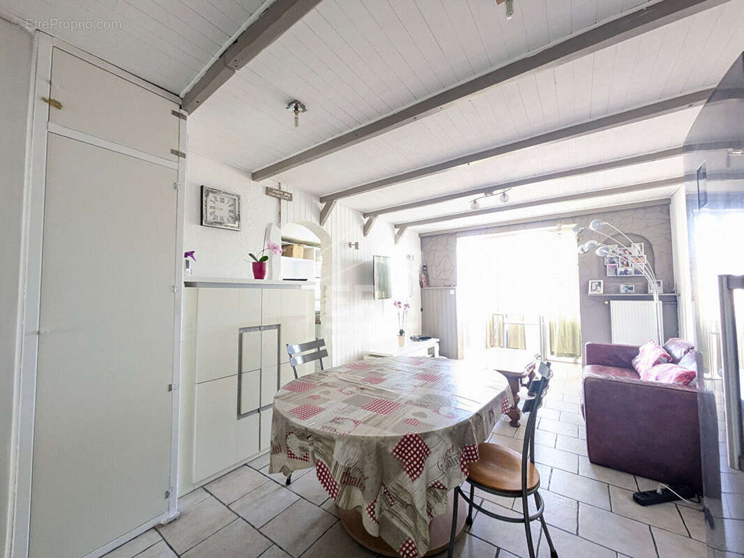 Appartement à MARSEILLE-4E