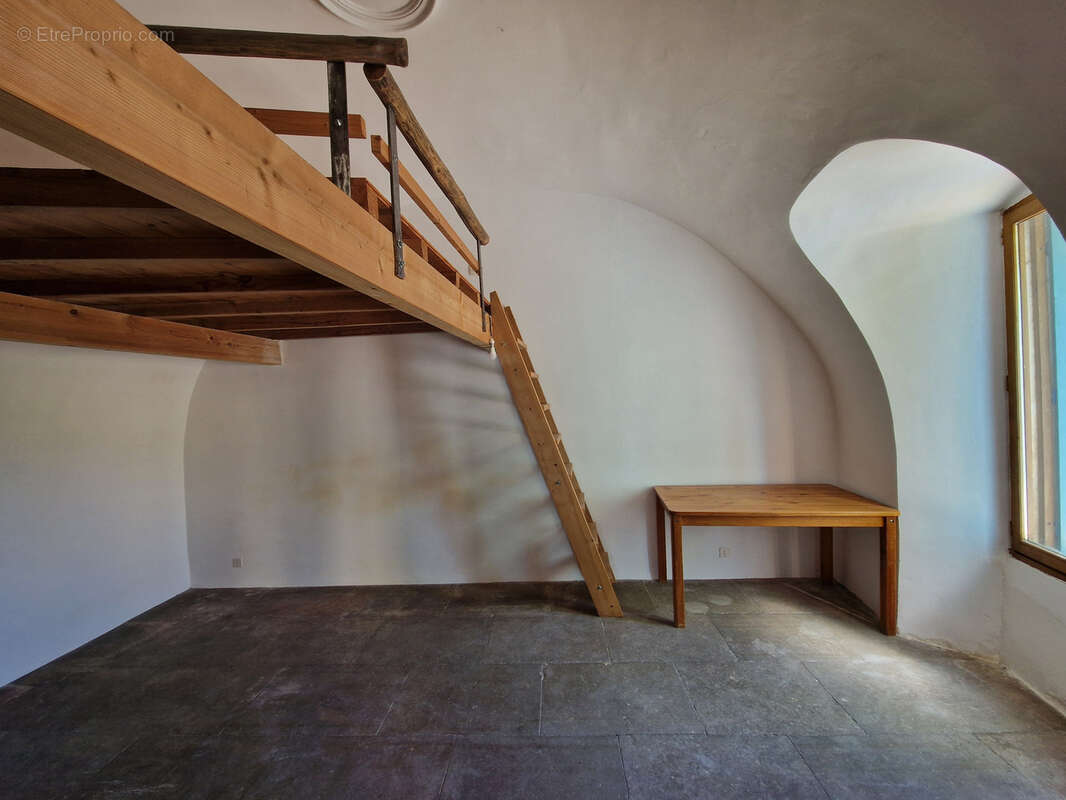 Maison à SAINT-BAUZILLE-DE-MONTMEL