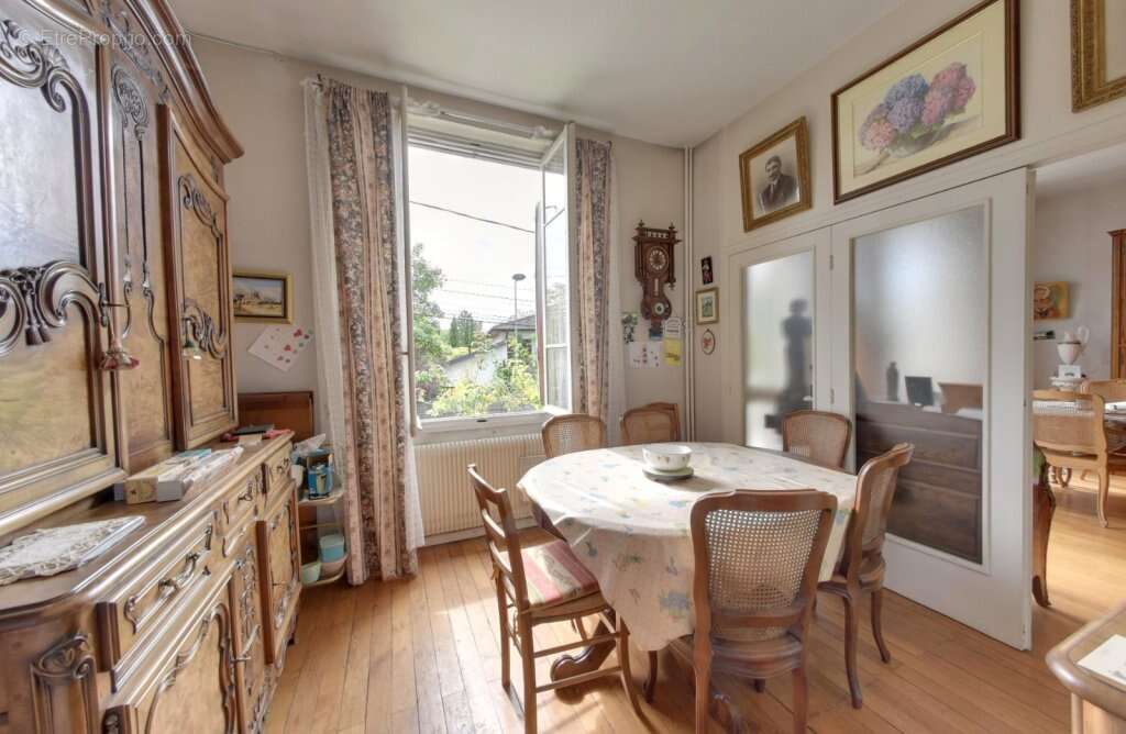 Maison à CALUIRE-ET-CUIRE