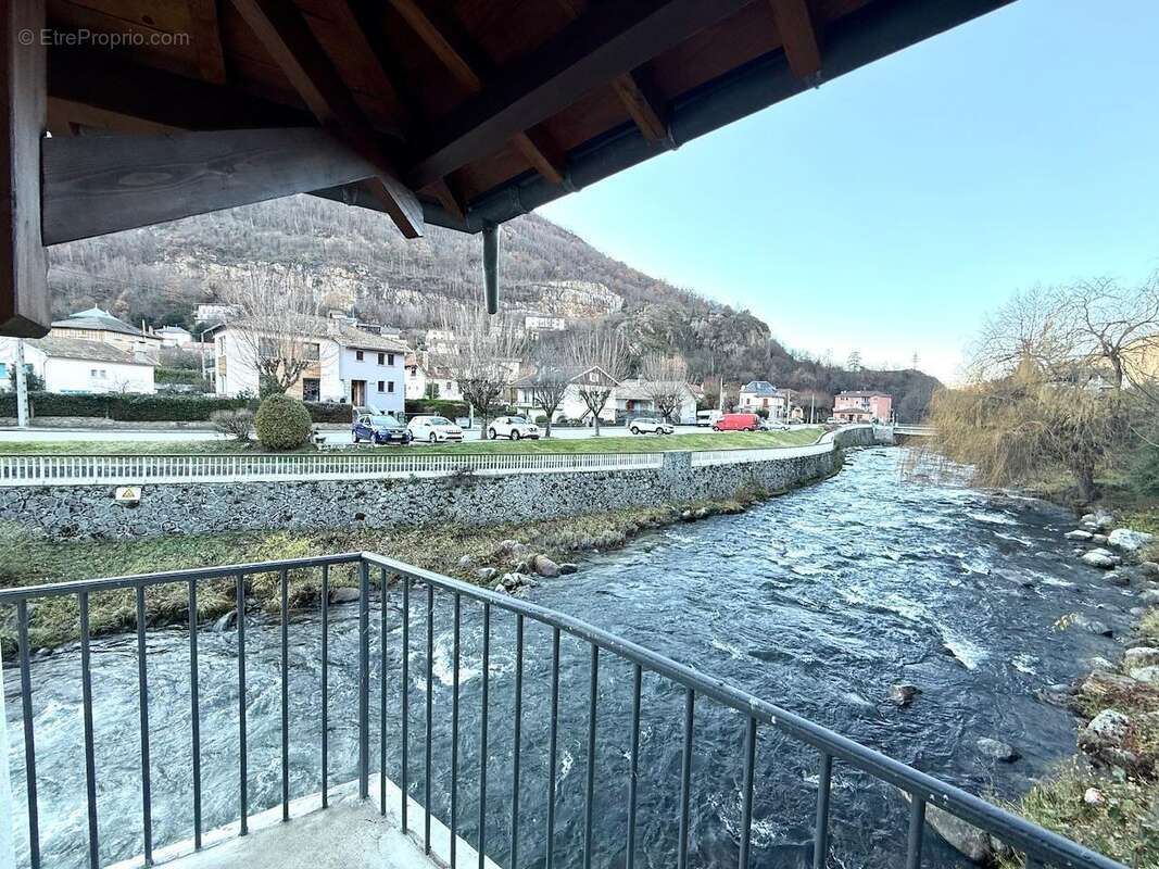   - Appartement à AX-LES-THERMES