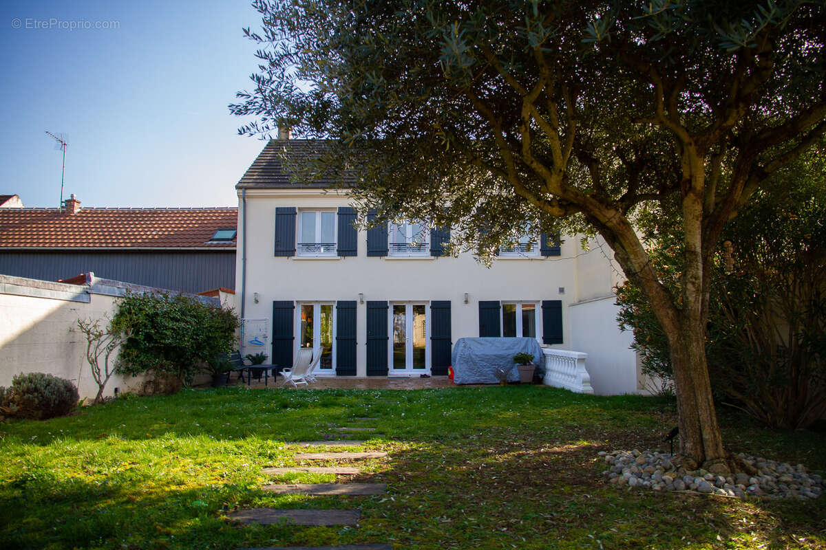 Maison à VILLENEUVE-LE-ROI