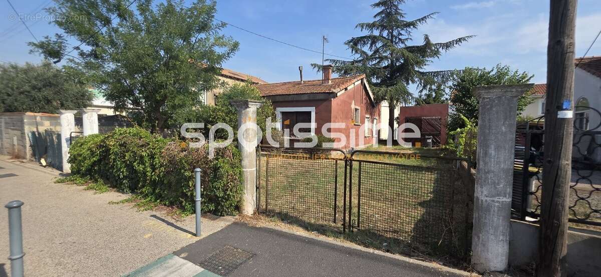 Agde  avenue de sète  terrain 348 m²  permis de construire accordé  projet de 188 m² - photo 10
