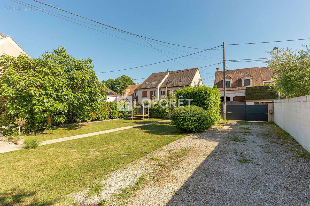 Maison à PONTAULT-COMBAULT